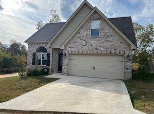 19 Village Dr, Hattiesburg, MS 39402 | Zillow