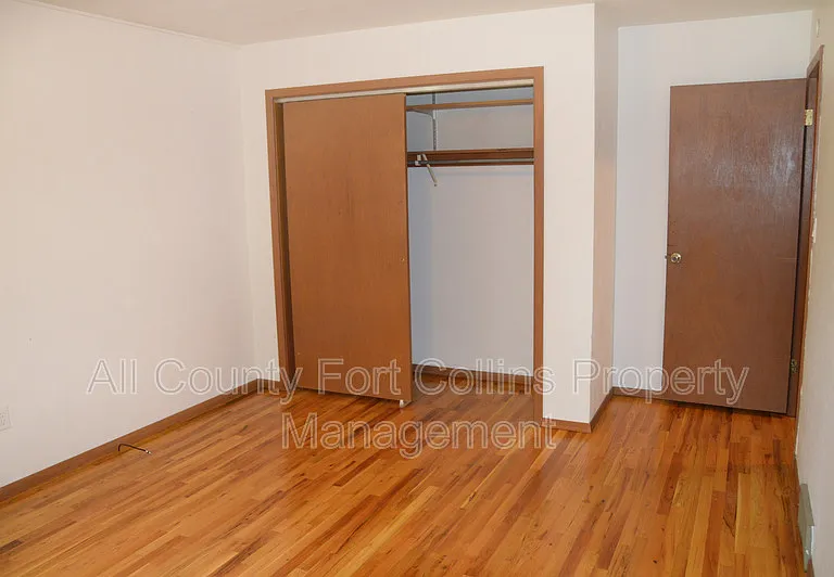 1208 Baker St — Photo 12