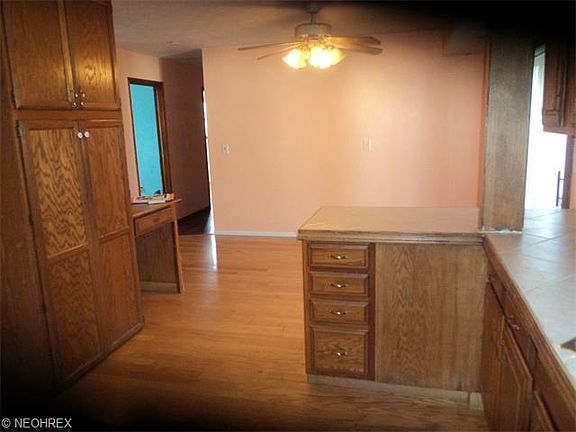 4th image of 832 W Shore Blvd