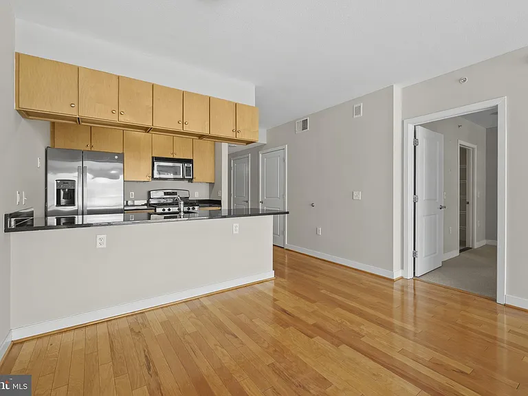 1117 10th St NW #302 — Photo 13