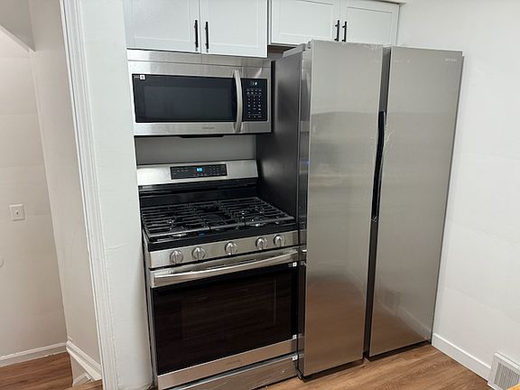 4th image of 18265 Birwood St