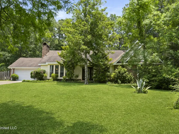 70 Poplar Dr, Hattiesburg, MS 39402