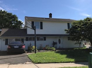 66 Ridge Ln, Levittown, PA 19055