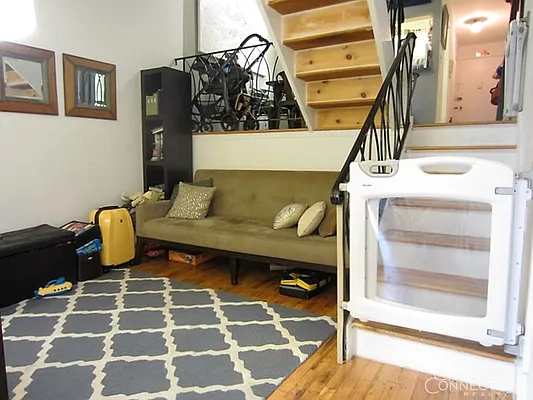 Rented by City Connections Realty | media 15