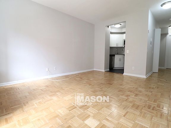 4th image of 337 W 43rd St #4H
