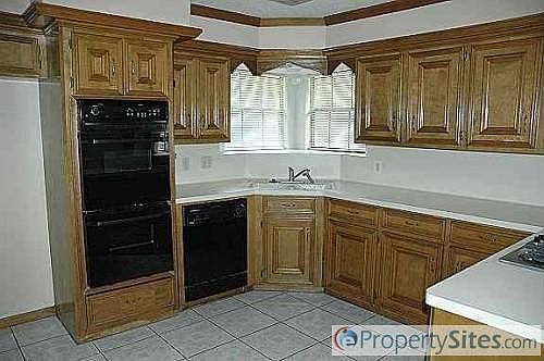 3rd image of 5211 Mulberry Grove Dr
