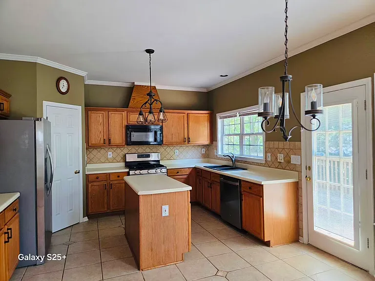 5067 Faversham Hill Dr — Photo 7