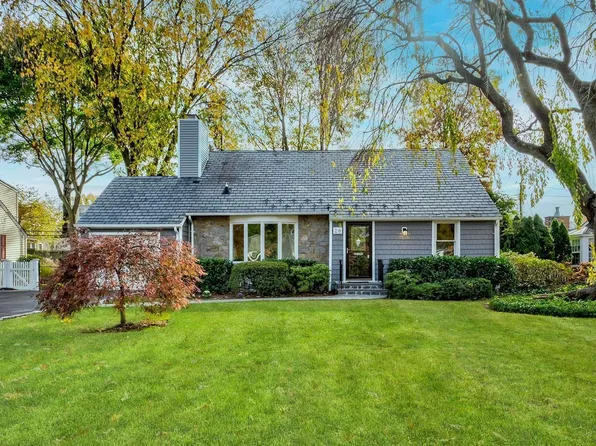 26 Bogart Avenue, Port Washington, NY 11050