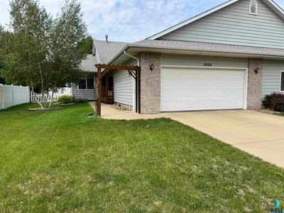 1805 E 57th St, Sioux Falls, SD, 57108