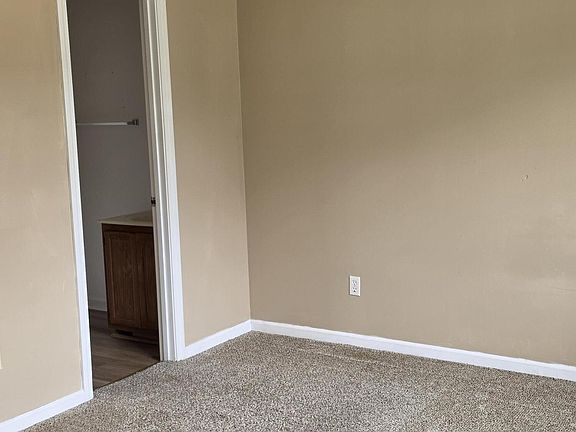 5th image of 214 Old Oak Road