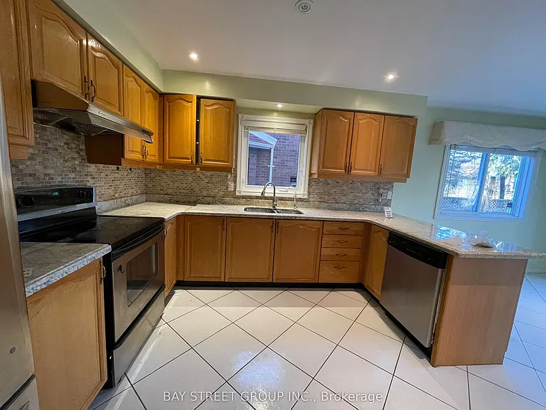 36 Tomlinson Cir — Photo 5