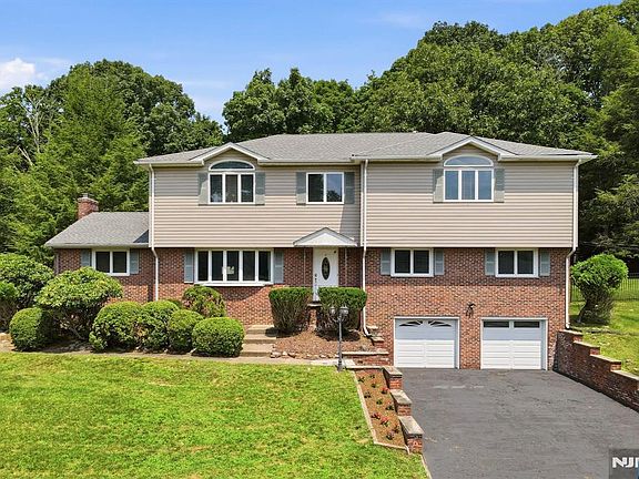 2nd image of 39 Fox Hill Rd