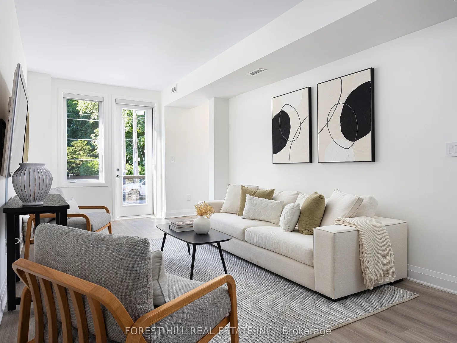3 bed, $5,350 — Photo 2