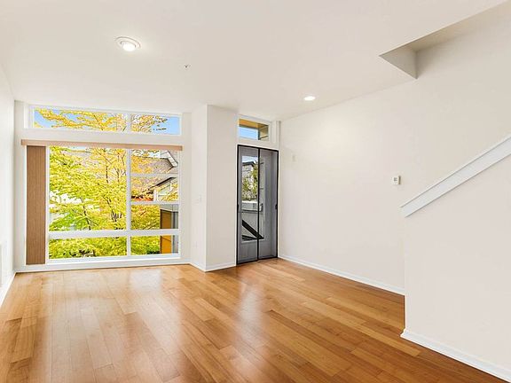 3rd image of 15130 NE 81st Way #106