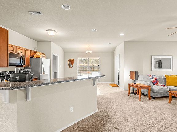 5th image of 2431 Lancashire Ln