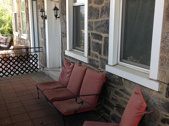 2nd image of 3503 Ainslie St Floor 1
