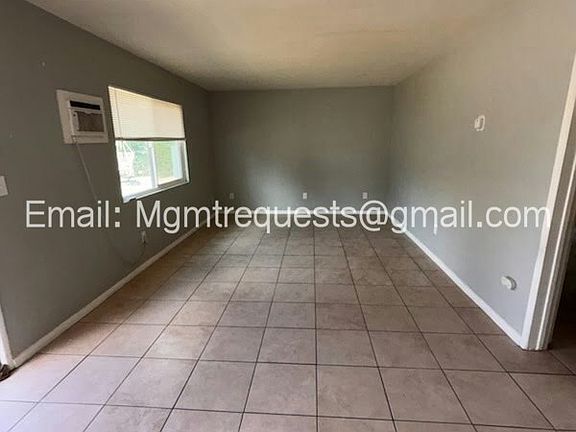 2nd image of 427 W 3rd St #429-B