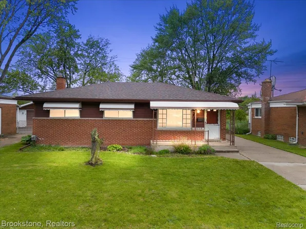 31739 Iroquois Dr, Warren, MI 48088