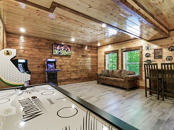 5th image of 3613 Old Mountain Rd