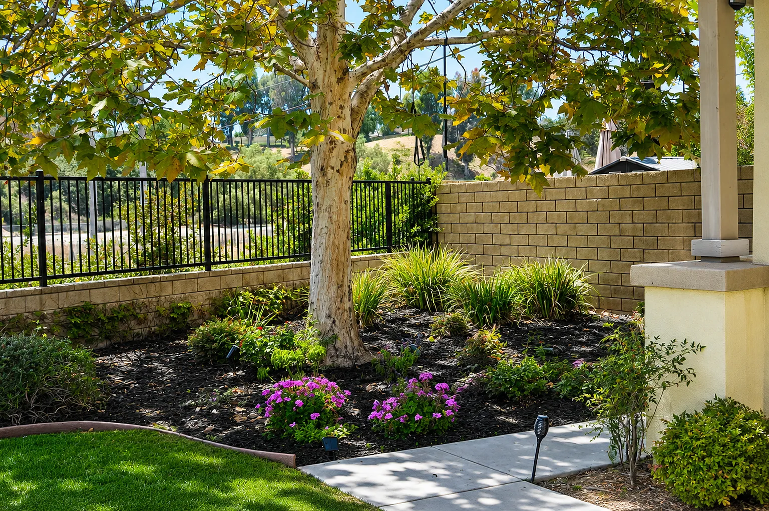 3 bed, 2.5 bath, 1934 sqft, $4,295 — Photo 3