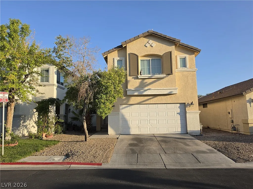 3 bed, 2.5 bath, 1347 sqft, $1,945 — Photo 2