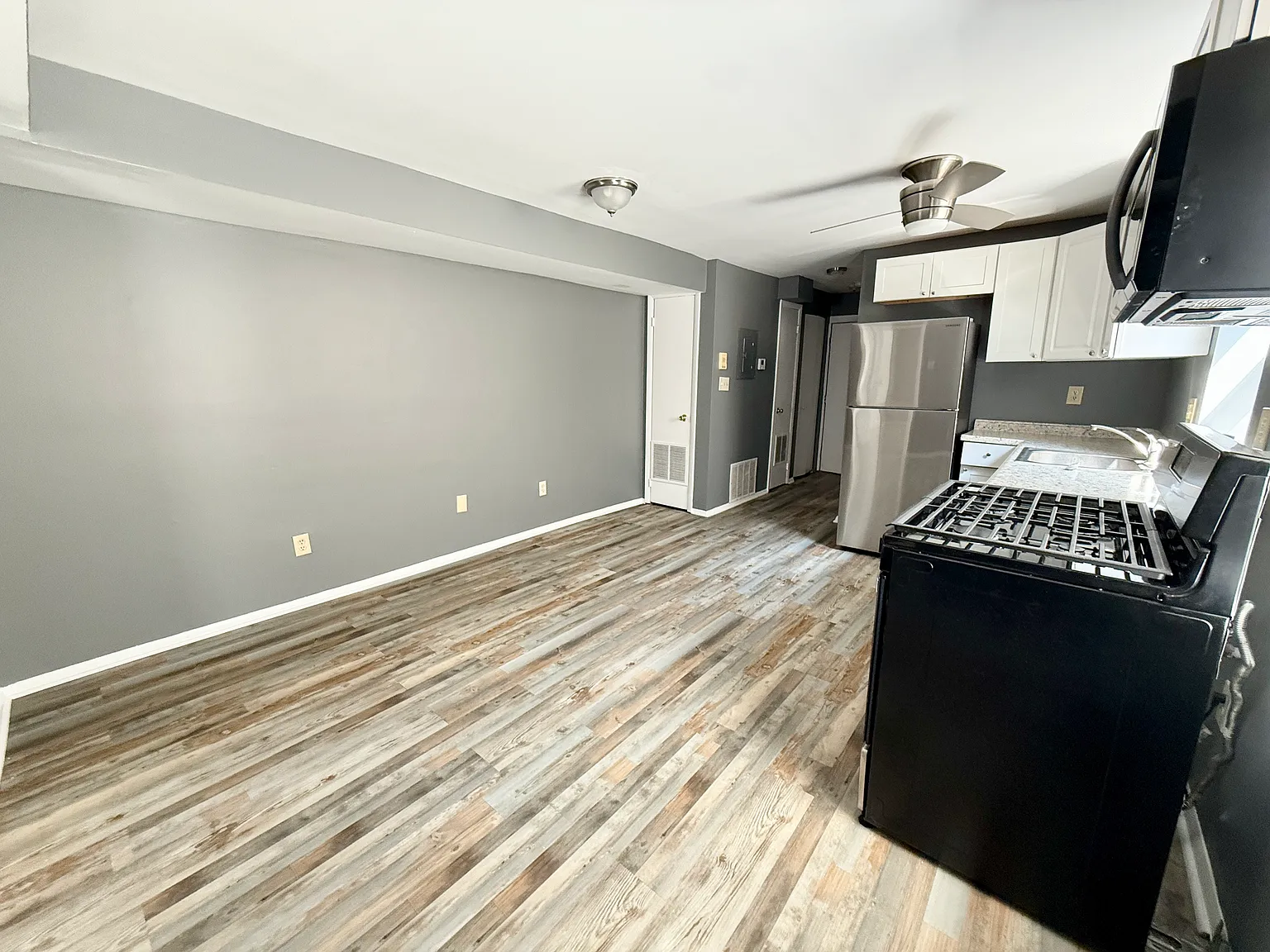 1 bed, 650 sqft, $1,199 — Photo 2