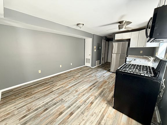 2nd image of 17 E Centre St APT 4