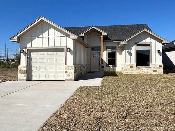 2nd image of 2813 Ari Dr