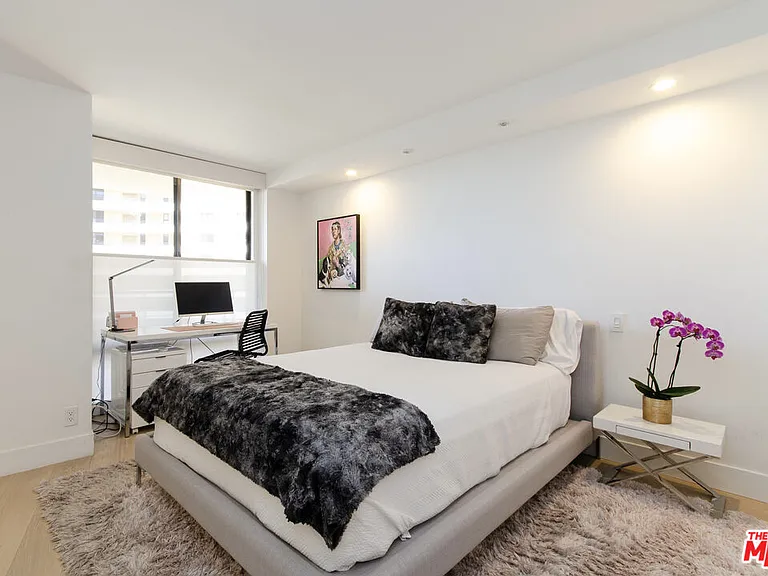 4335 Marina City Dr #642 — Photo 23