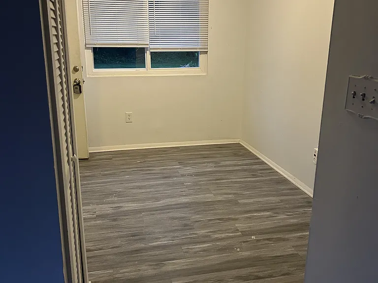 218 Aster Ln — Photo 4