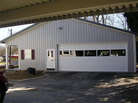 Side view with 2 bay doors