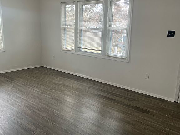 3rd image of 609 N Stonestreet Ave