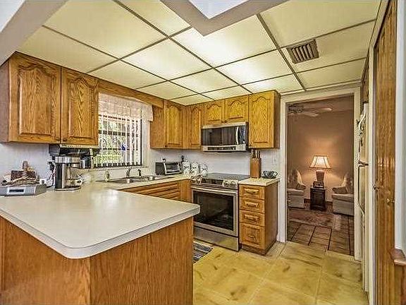 4th image of 19608 SW 87th Ct