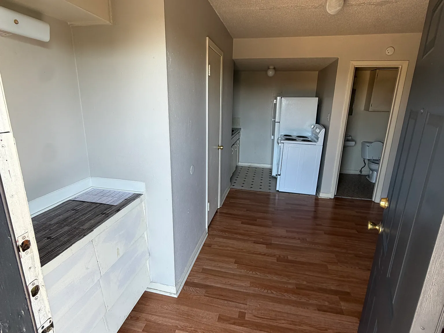 Studio, $775 — Photo 2