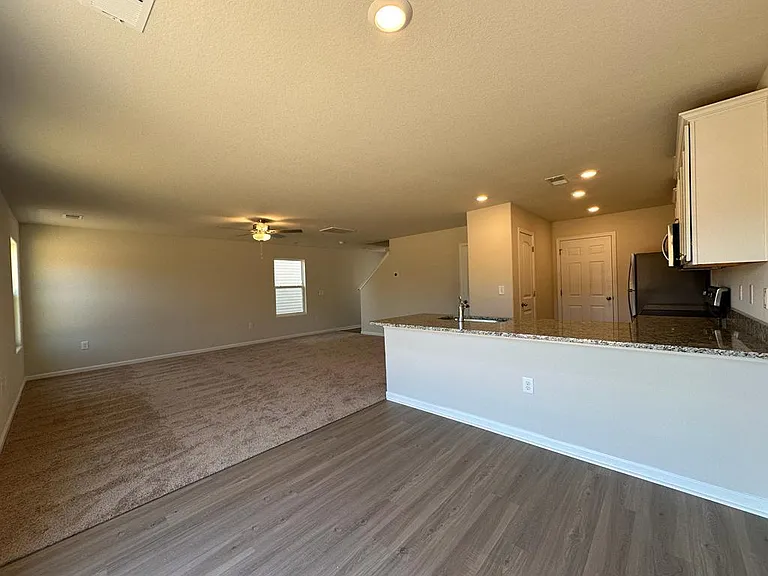 3043 Crescent Lake Ln — Photo 6