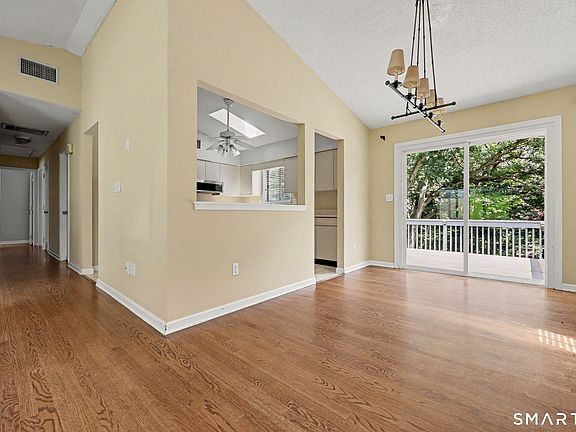 5th image of 35 Bruce Drive