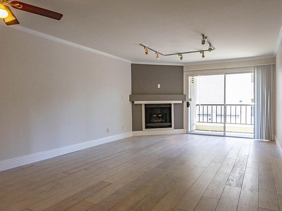 4th image of 21450 Burbank Blvd APT 219