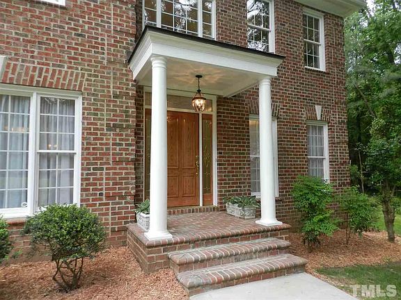 2nd image of 3725 Lochnora Pkwy
