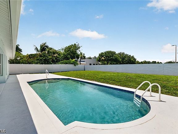 2nd image of 15579 Spring Line Ln