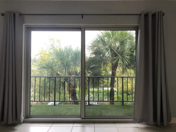 6884 N Kendall Dr APT C302, Pinecrest, FL 33156