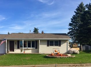 102 S Spruce St, Hortonville, WI 54944