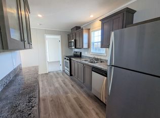 587 Delaware St #587, Belleville, MI 48111