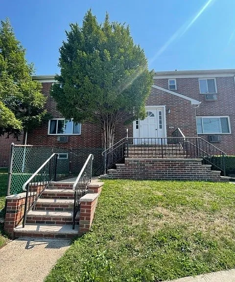 Schopmann Apartments — Photo 9
