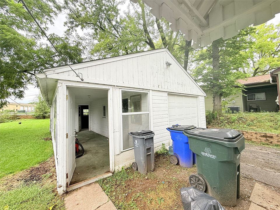 2nd image of 2510 Linwood St SW