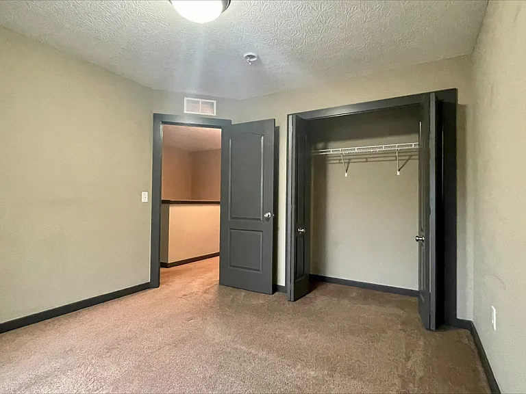 117 N Howard St — Photo 15