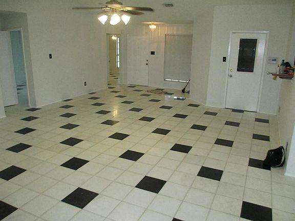 3rd image of 7718 Tierra Verde Dr