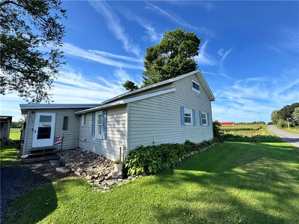 1410 Story Rd, Waterloo, NY 13165