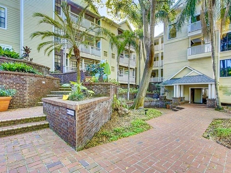 1st image of 1000 W Horatio St APT 226