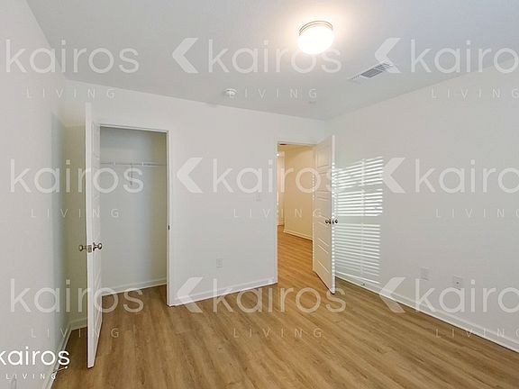 3rd image of 11442 Camden Court Cir