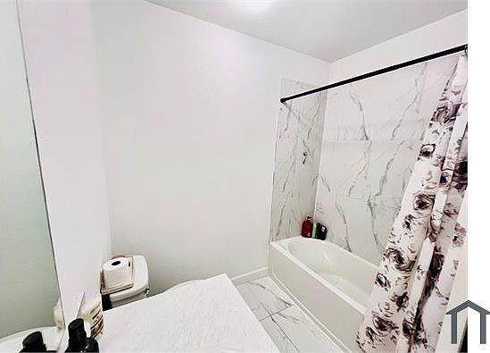 5th image of 348 NW 12th Pl